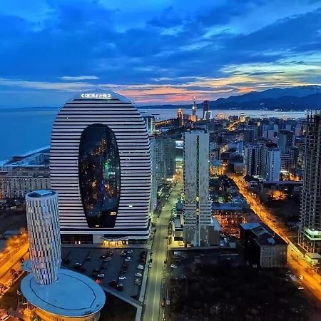 Holiday Apartments บาทูมิ ภายนอก รูปภาพ