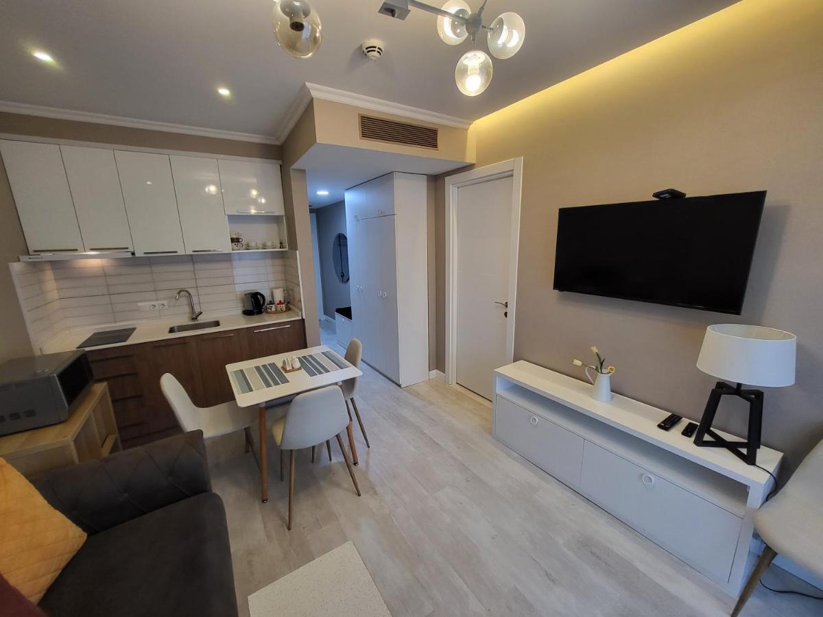 Holiday Apartments บาทูมิ ภายนอก รูปภาพ