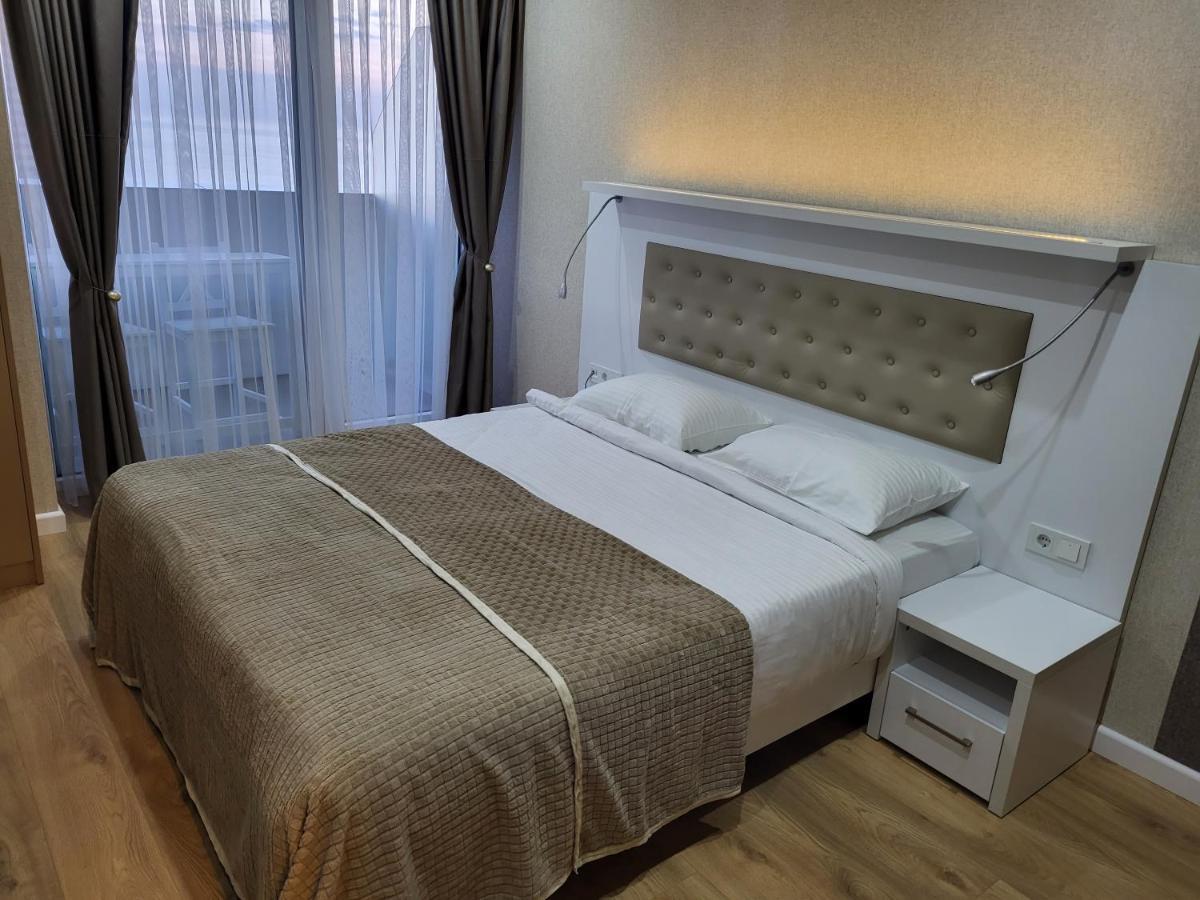 Holiday Apartments บาทูมิ ภายนอก รูปภาพ