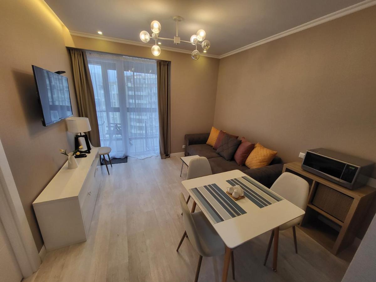 Holiday Apartments บาทูมิ ภายนอก รูปภาพ