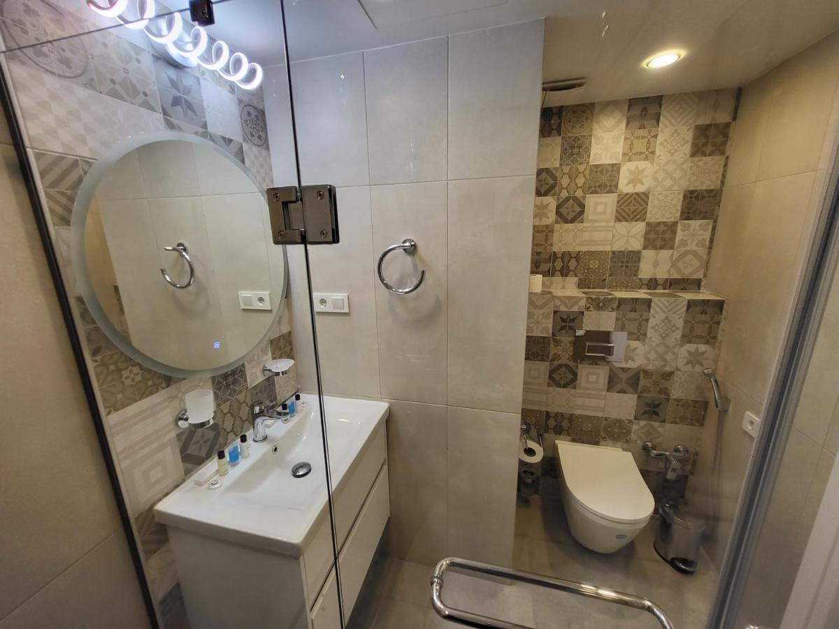 Holiday Apartments บาทูมิ ภายนอก รูปภาพ