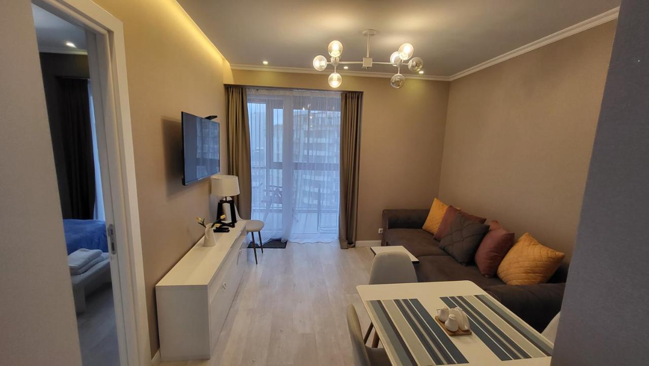 Holiday Apartments บาทูมิ ภายนอก รูปภาพ